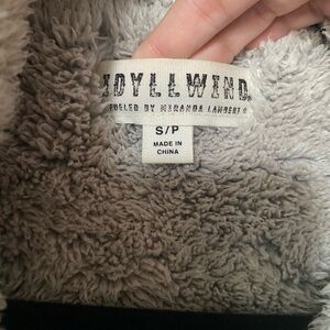 Kids jean jacket size small. Very warm on inside